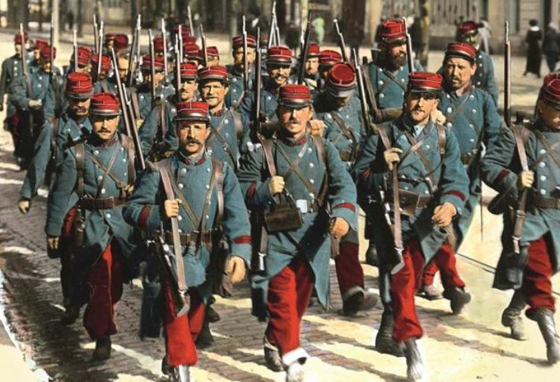 Defile soldats 1914 pantalon rouge