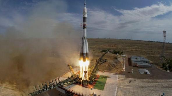 Lancement fusee depuis baikonour