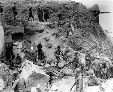 Prisonniers allemands a la pointe du hoc