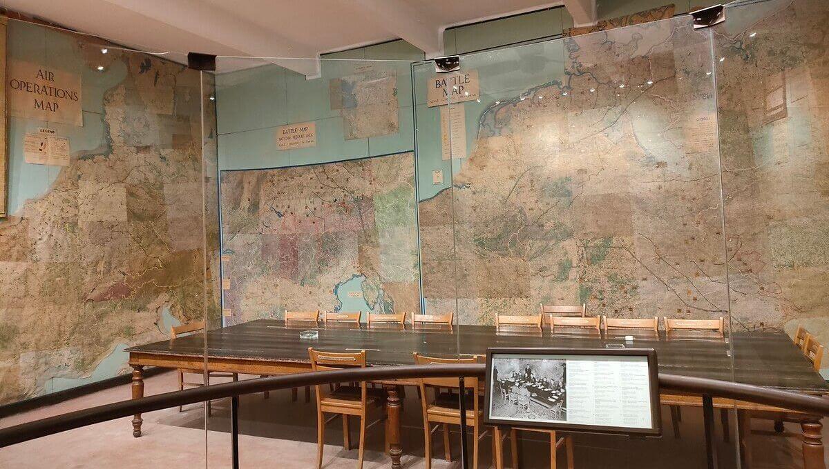 Salle de la reddition a reims 1