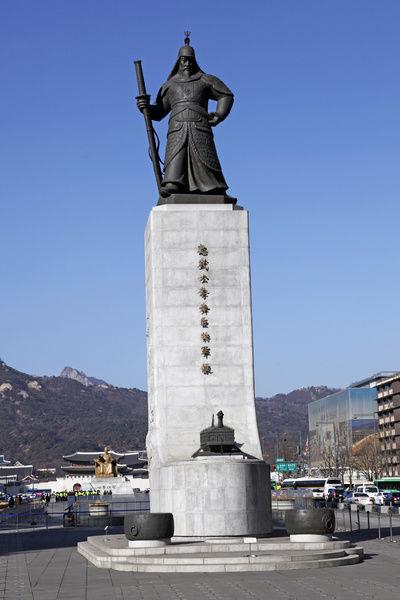 Statue de yi sun sin a seoul