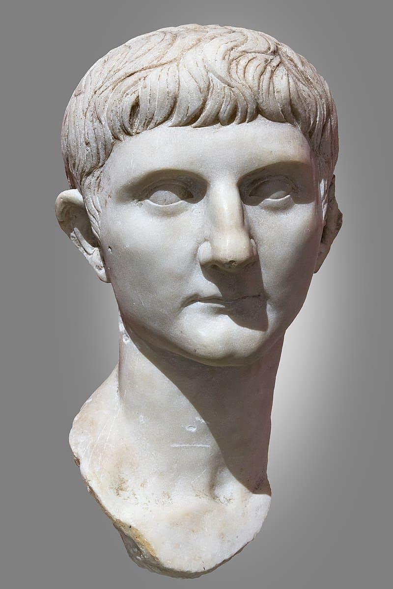 Tete de germanicus musee saint raymond